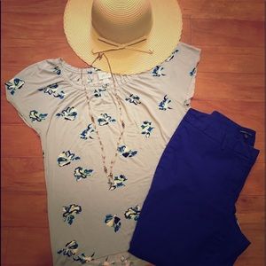 Blouse and cotton capris set. Size Md./6